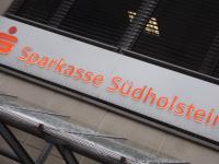 Schräg abgebildetes Logo der Sparkasse Südholstein