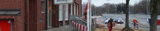 Schild "Radfahrer absteigen" vor Treppenanlage am Ochsenzoll
