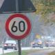 "Tempo 60"-Schild an der Schleswig-Holstein-Straße