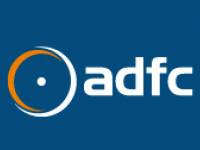 ADFC-Logo, ein angedeutetes Rad und der Schriftzug adfc